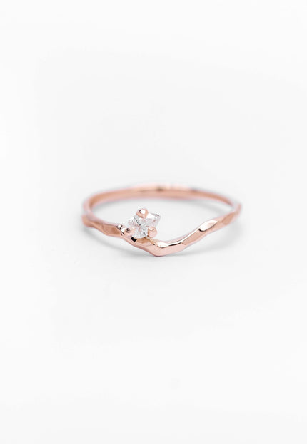 TINY LINE PEAR SOLITAIRE