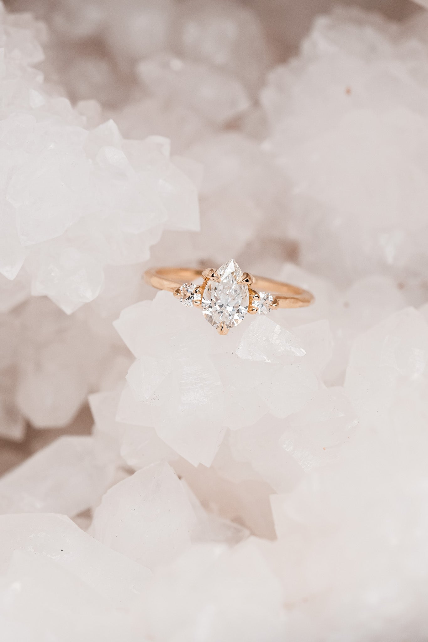 TRINITA PEAR SOLITAIRE RING VI