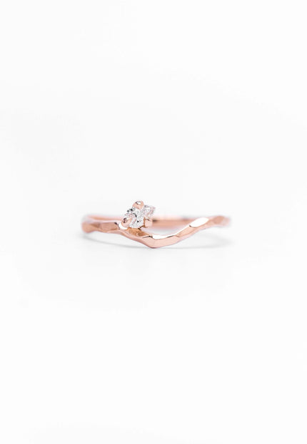 TINY LINE PEAR SOLITAIRE