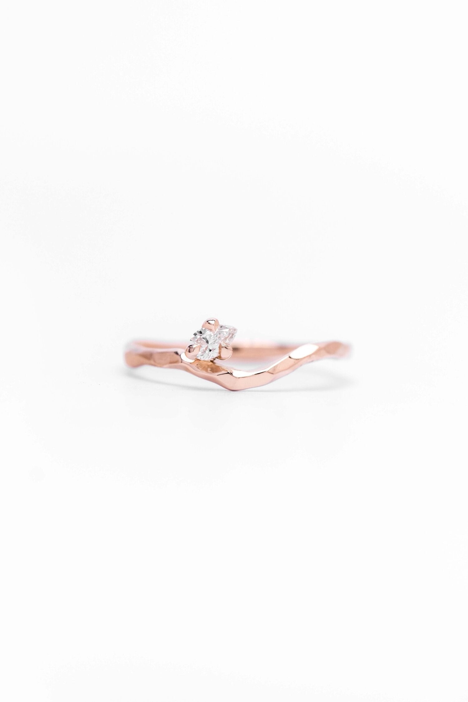 TINY LINE PEAR SOLITAIRE 0.08CT