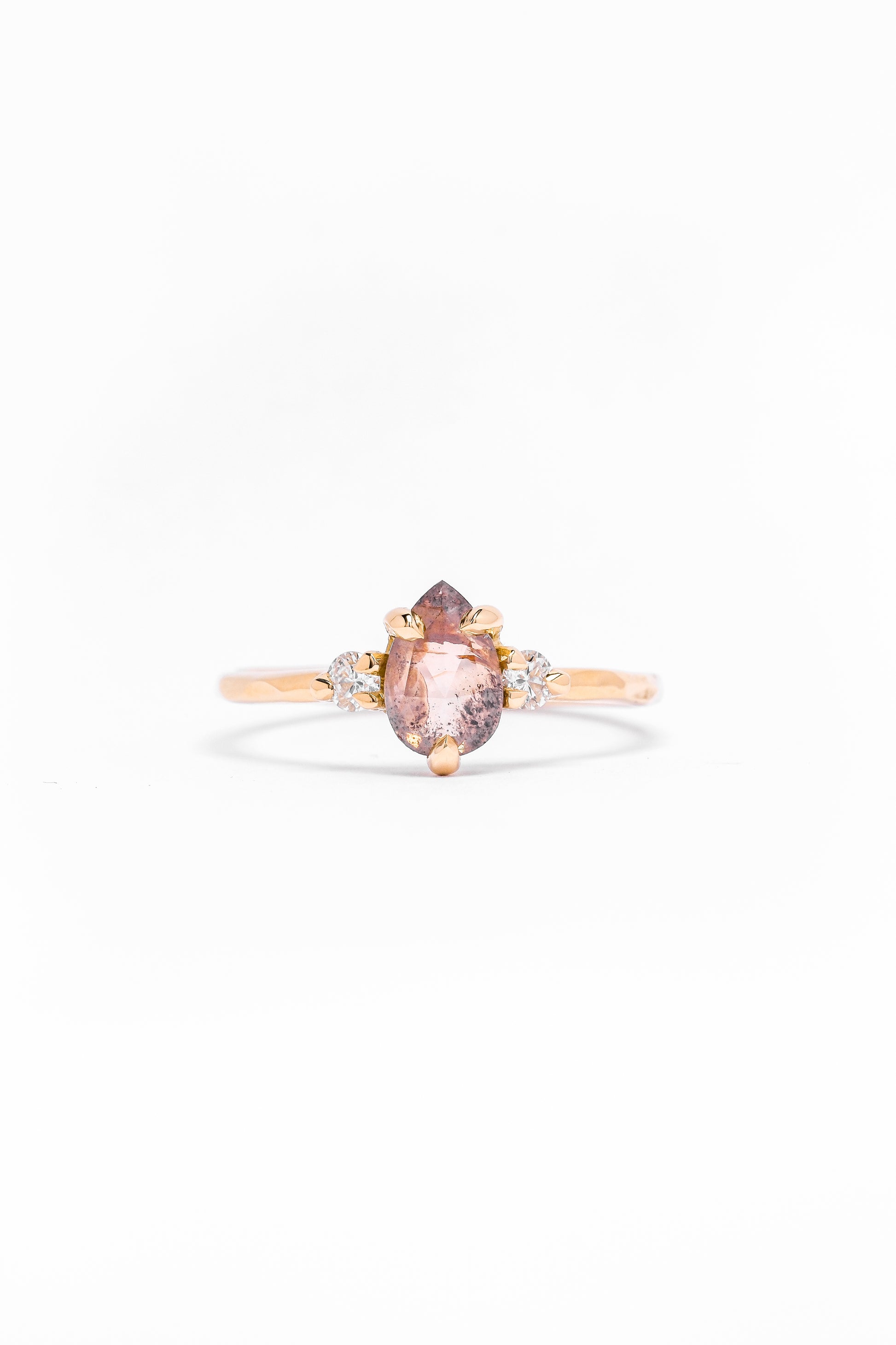 SHOULDER-SET PEACH SOLITAIRE 0.76
