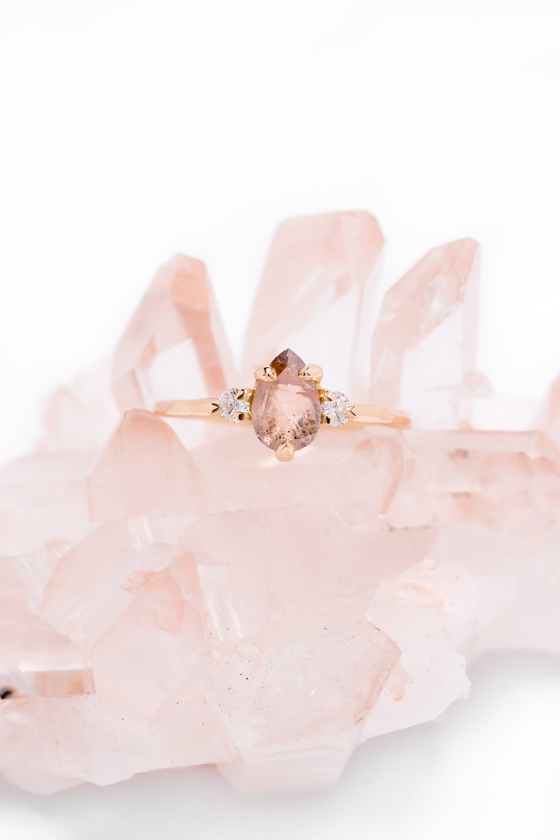 SHOULDER-SET PEACH SOLITAIRE 0.76