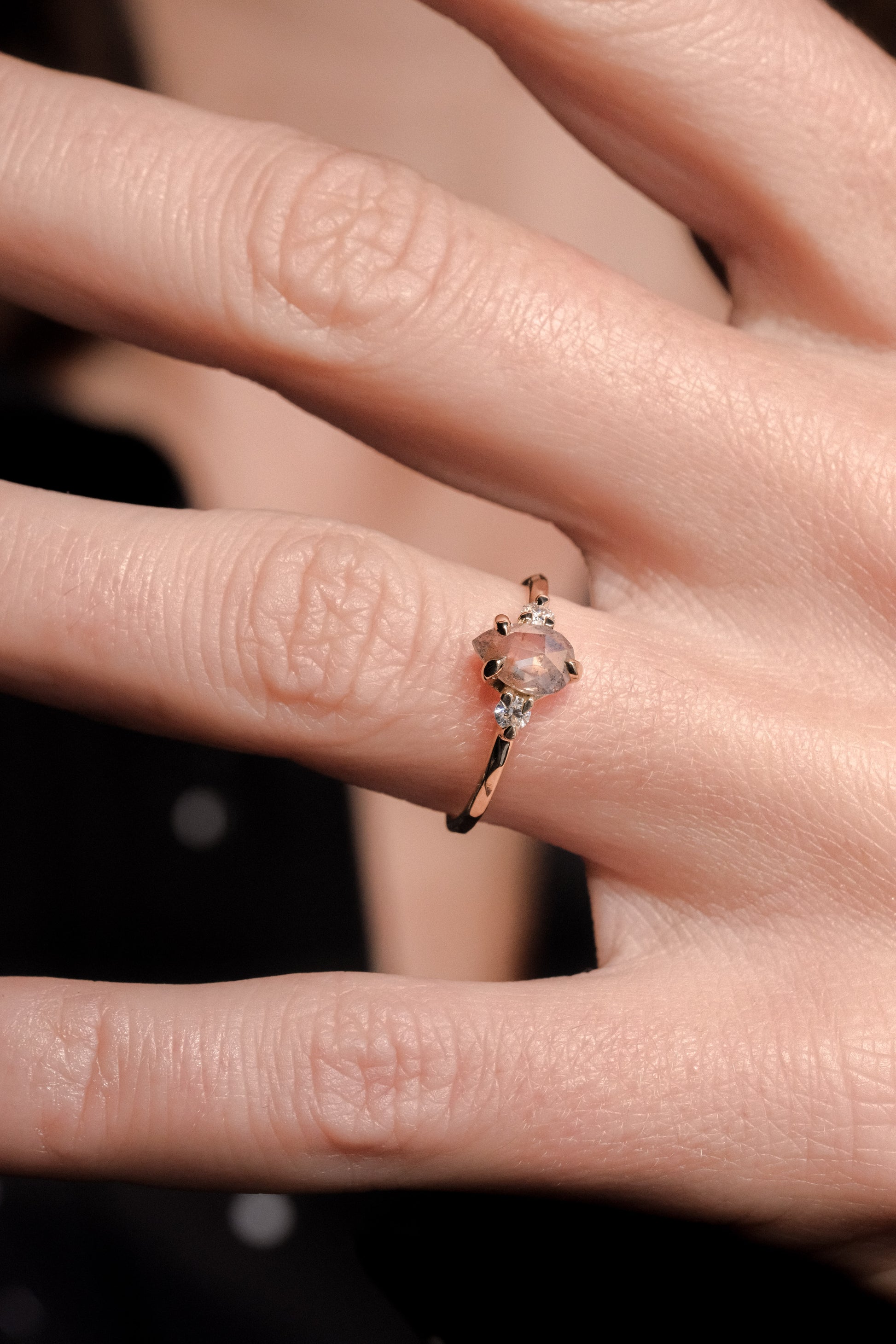 SHOULDER-SET PEACH SOLITAIRE 0.76