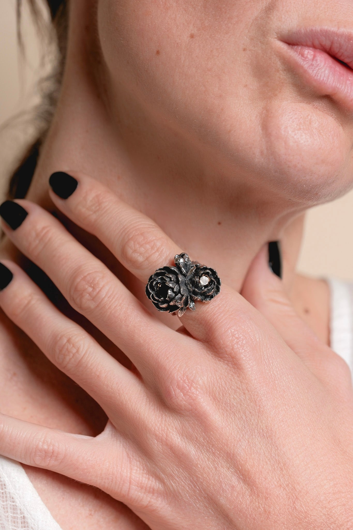 SMOKY PEONIES RING