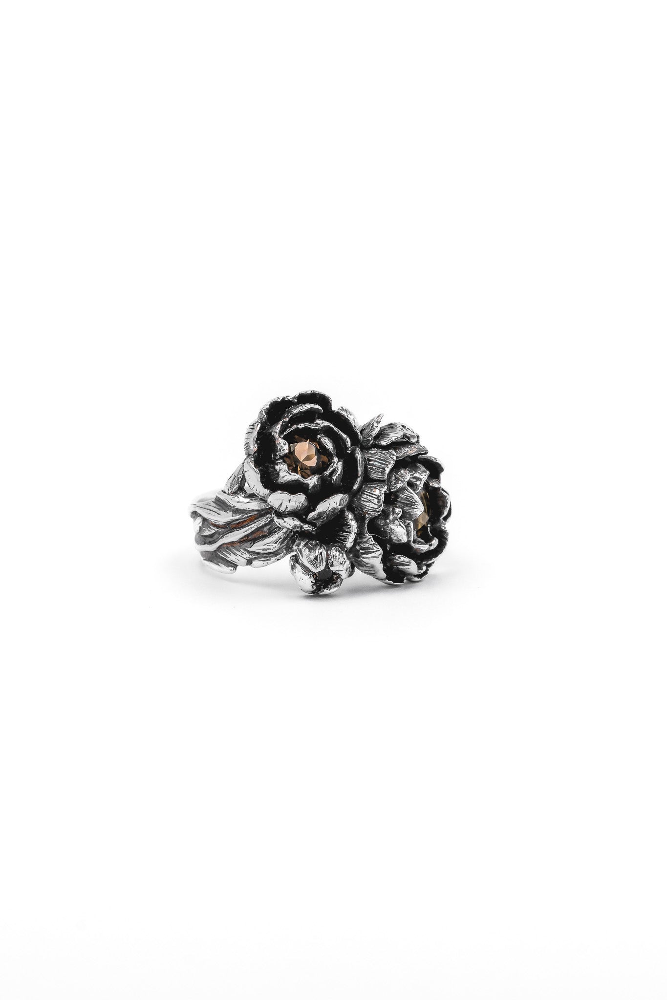 SMOKY PEONIES RING