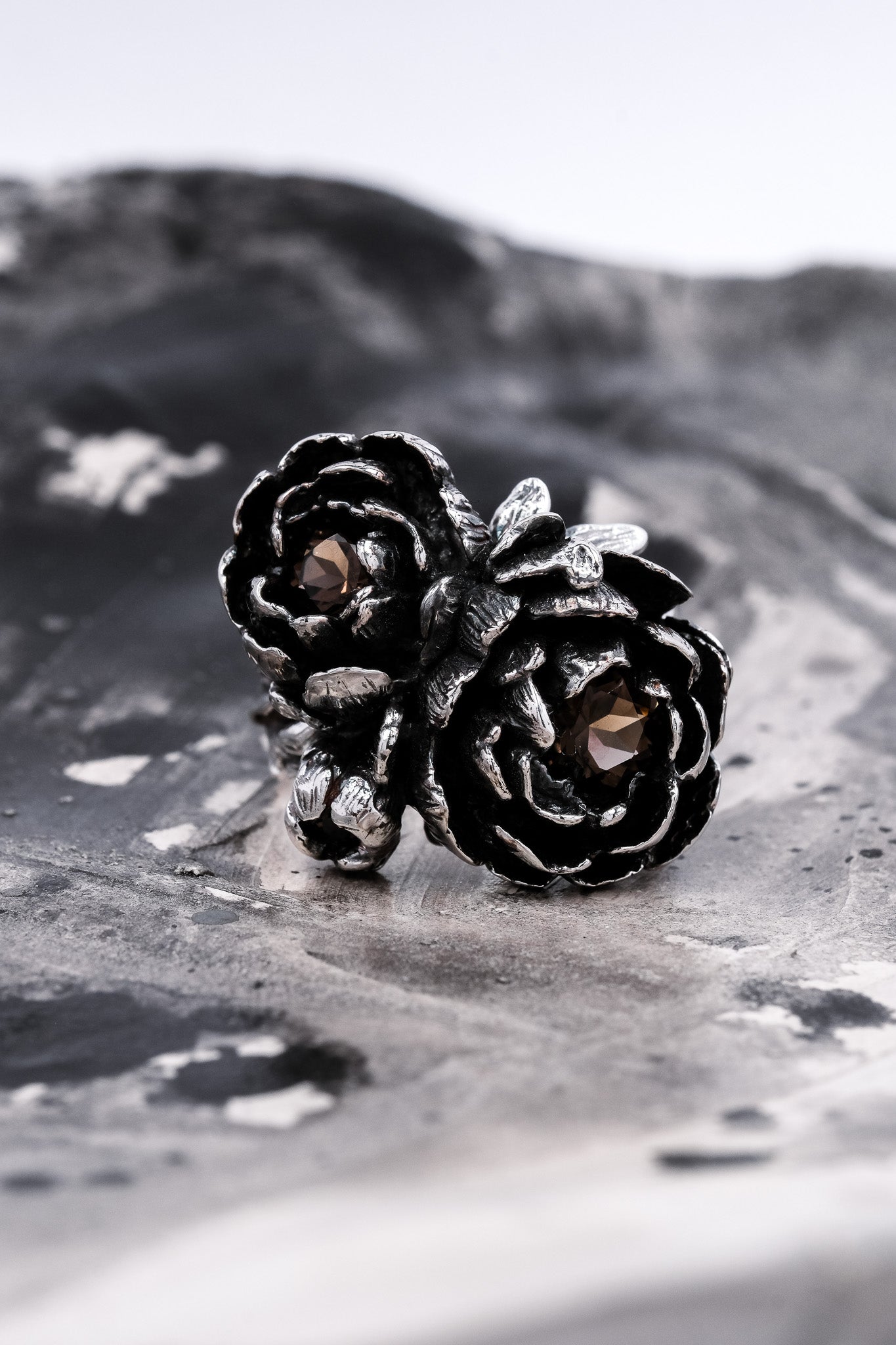 SMOKY PEONIES RING
