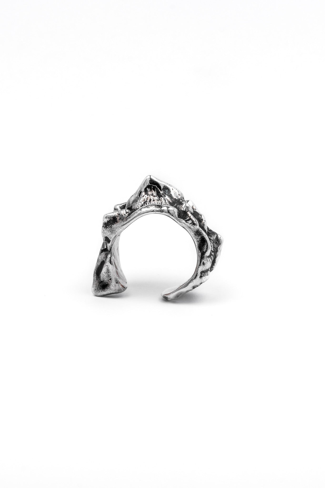 BLACK PEONIES RING