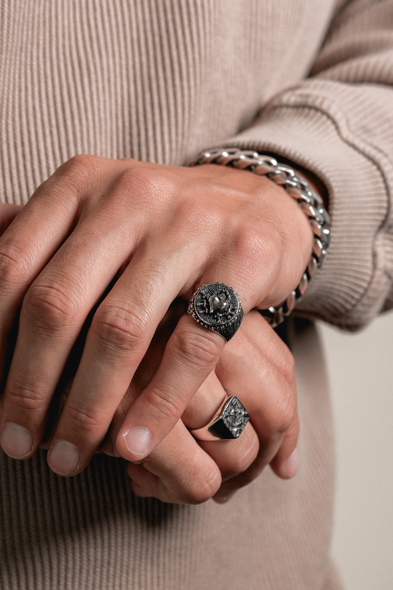 "SACRÉ-COEUR" SIGNET RING