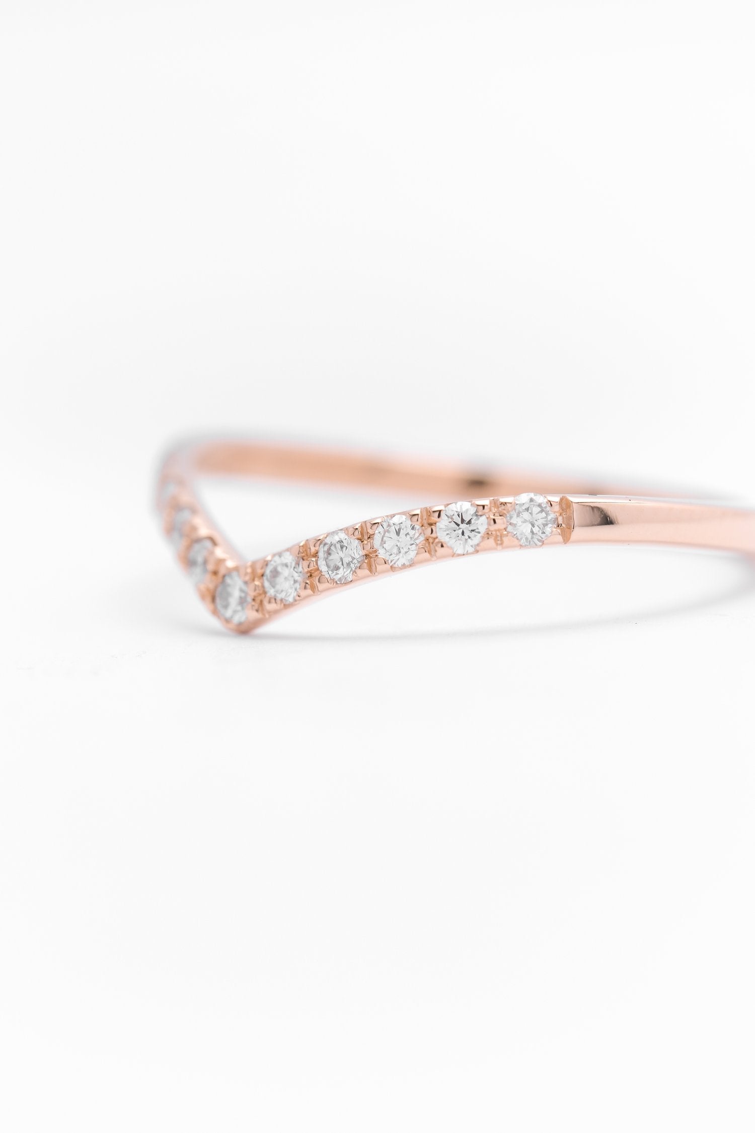 BAGUE NEL SEMI-PAVÉE