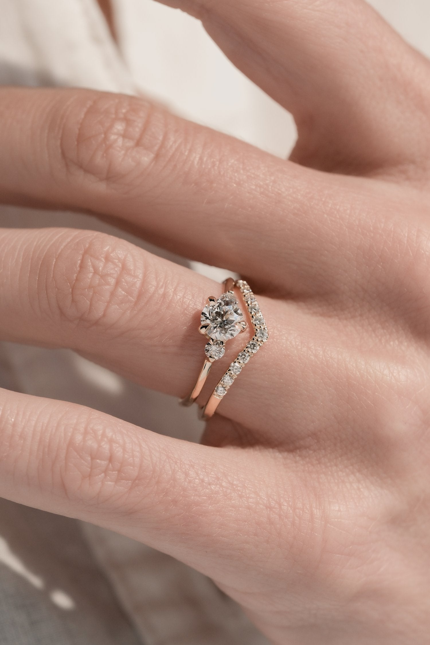BAGUE NEL SEMI-PAVÉE