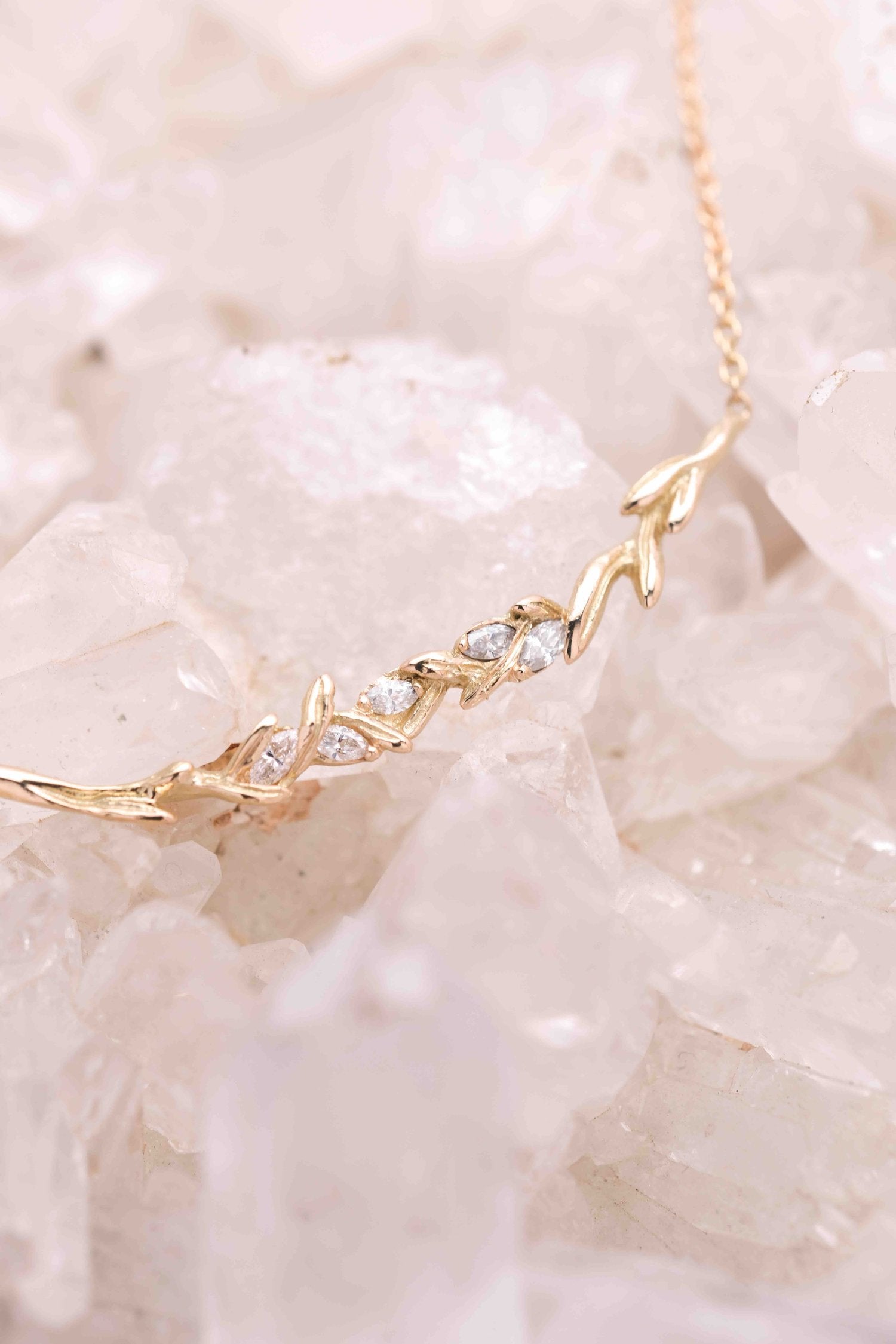 OLIVIA NECKLACE