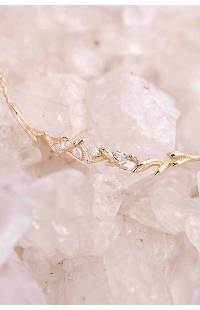 OLIVIA NECKLACE