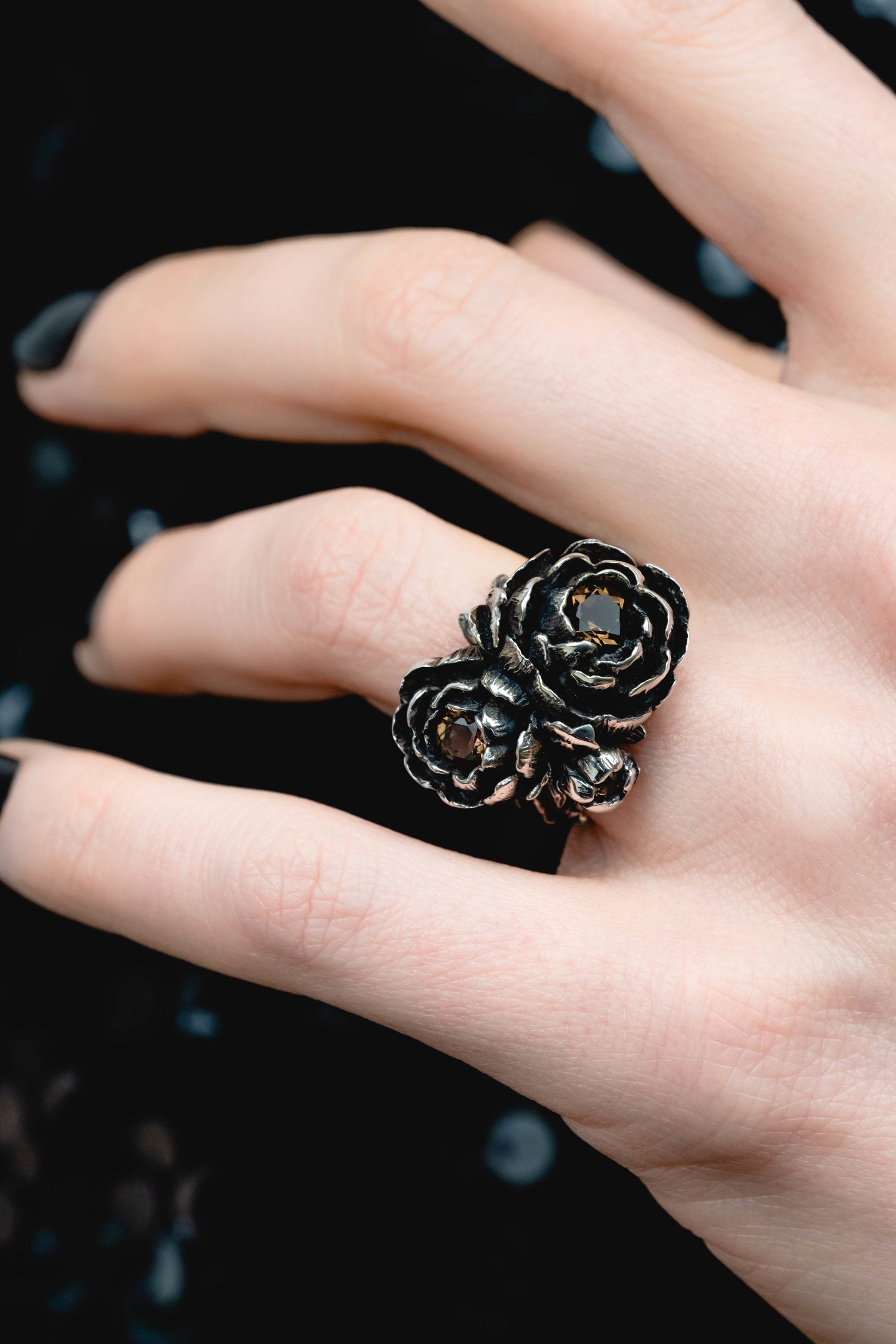 SMOKY PEONIES RING