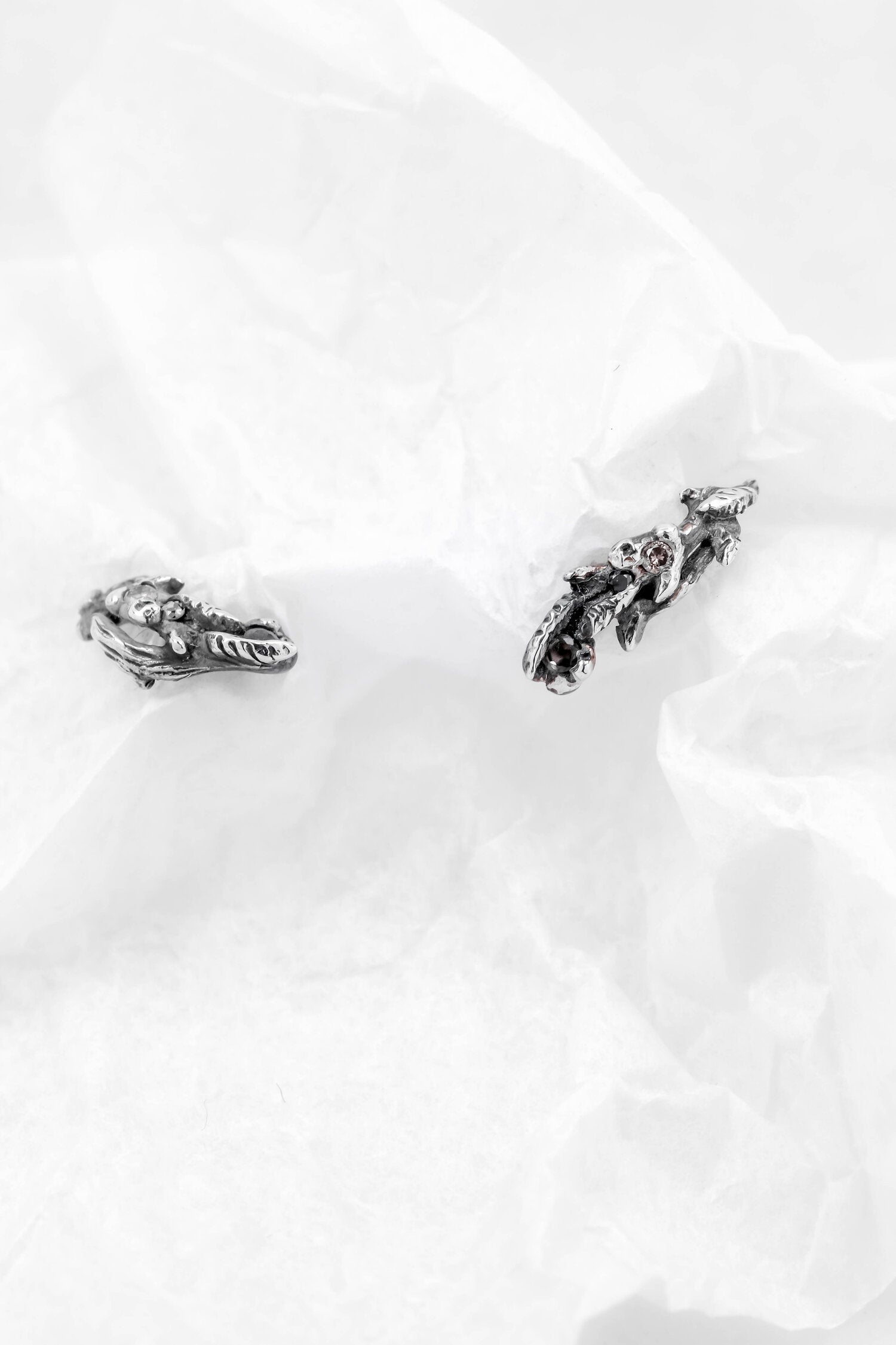 DARK MÛRES SAUVAGES STUDS