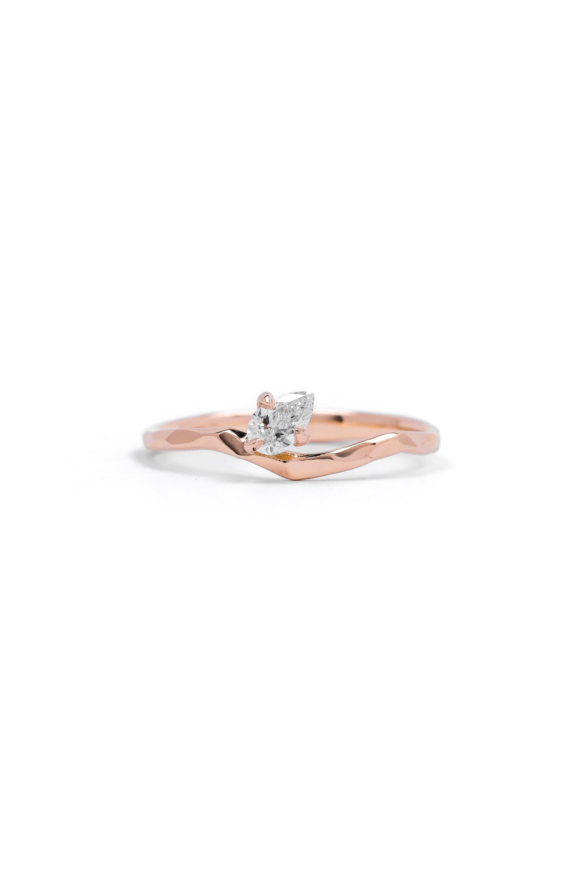 TINY LINE PEAR SOLITAIRE 0.15CT