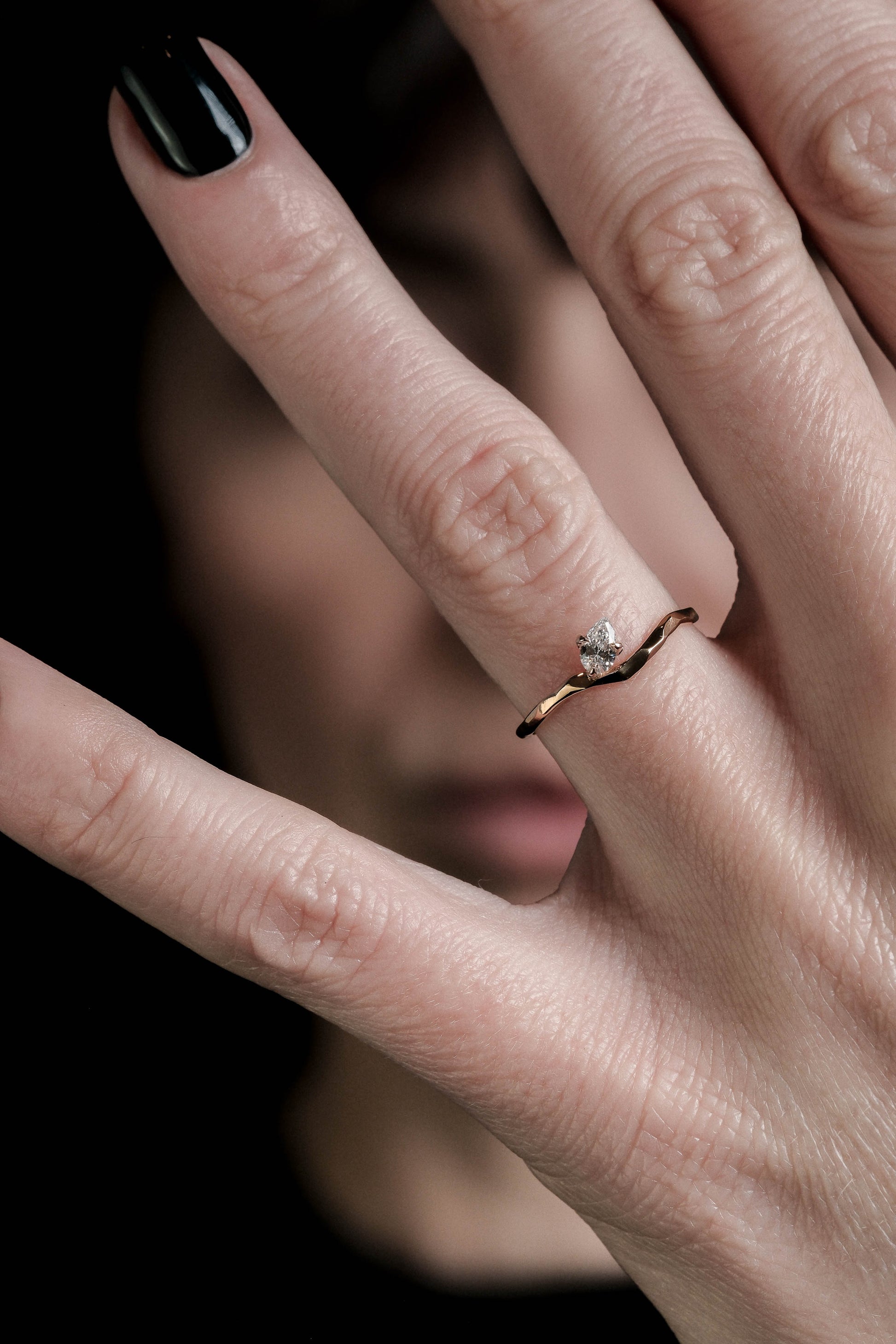 TINY LINE PEAR SOLITAIRE 0.15CT