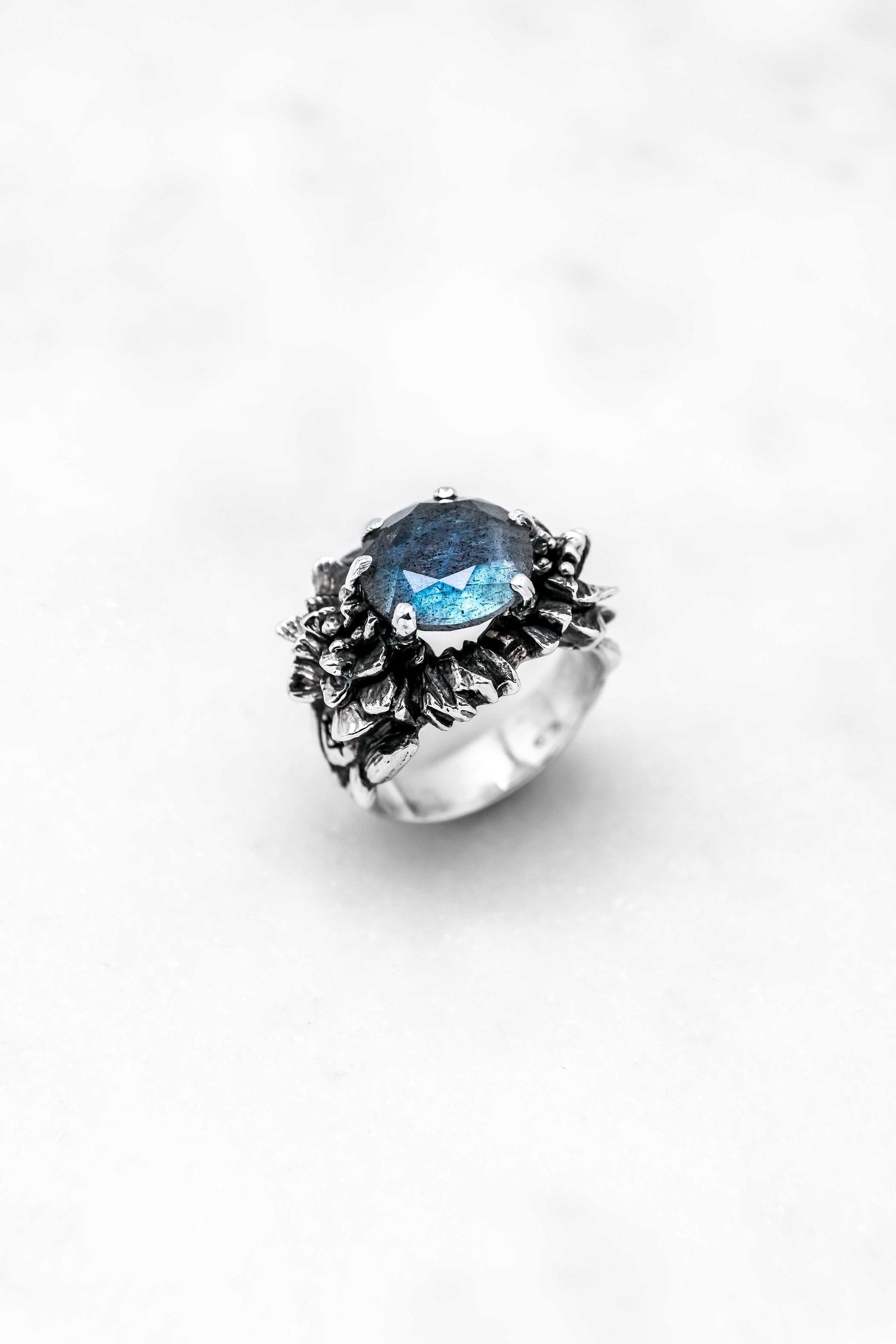 NYMPHÉA LABRA RING