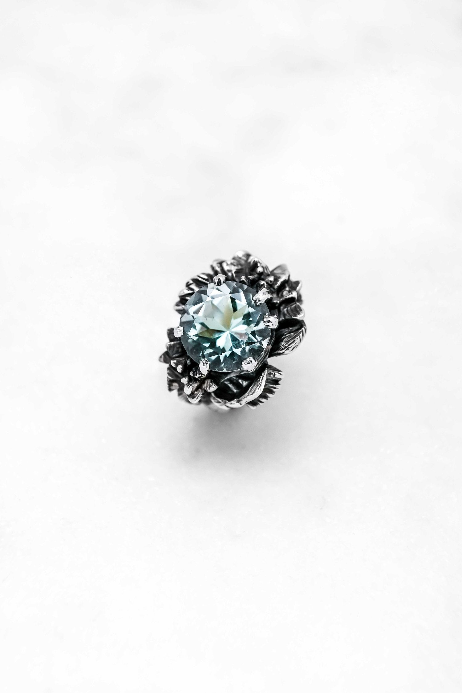 NYMPHEA BLURRY RING