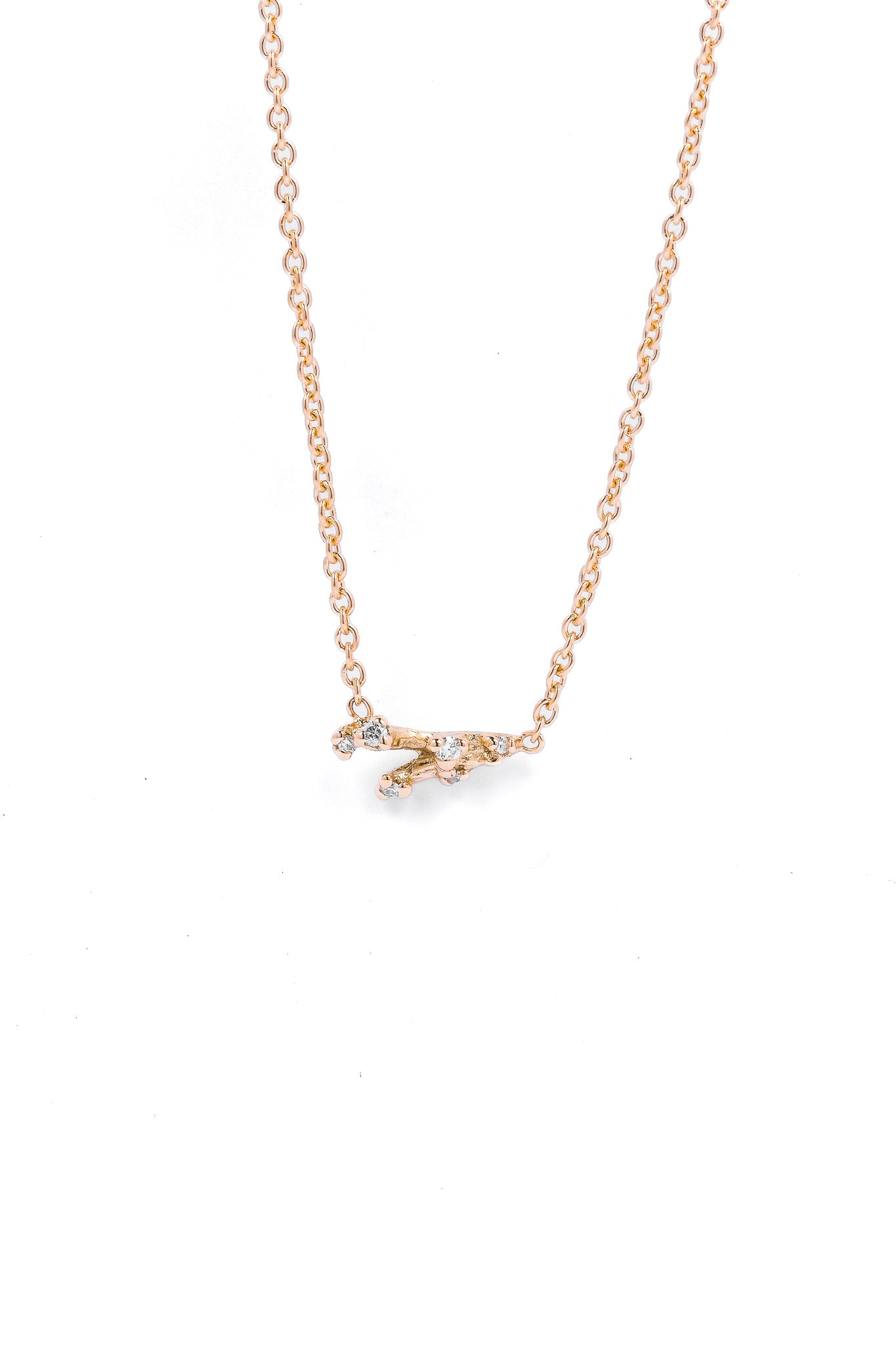 MILKY NECKLACE