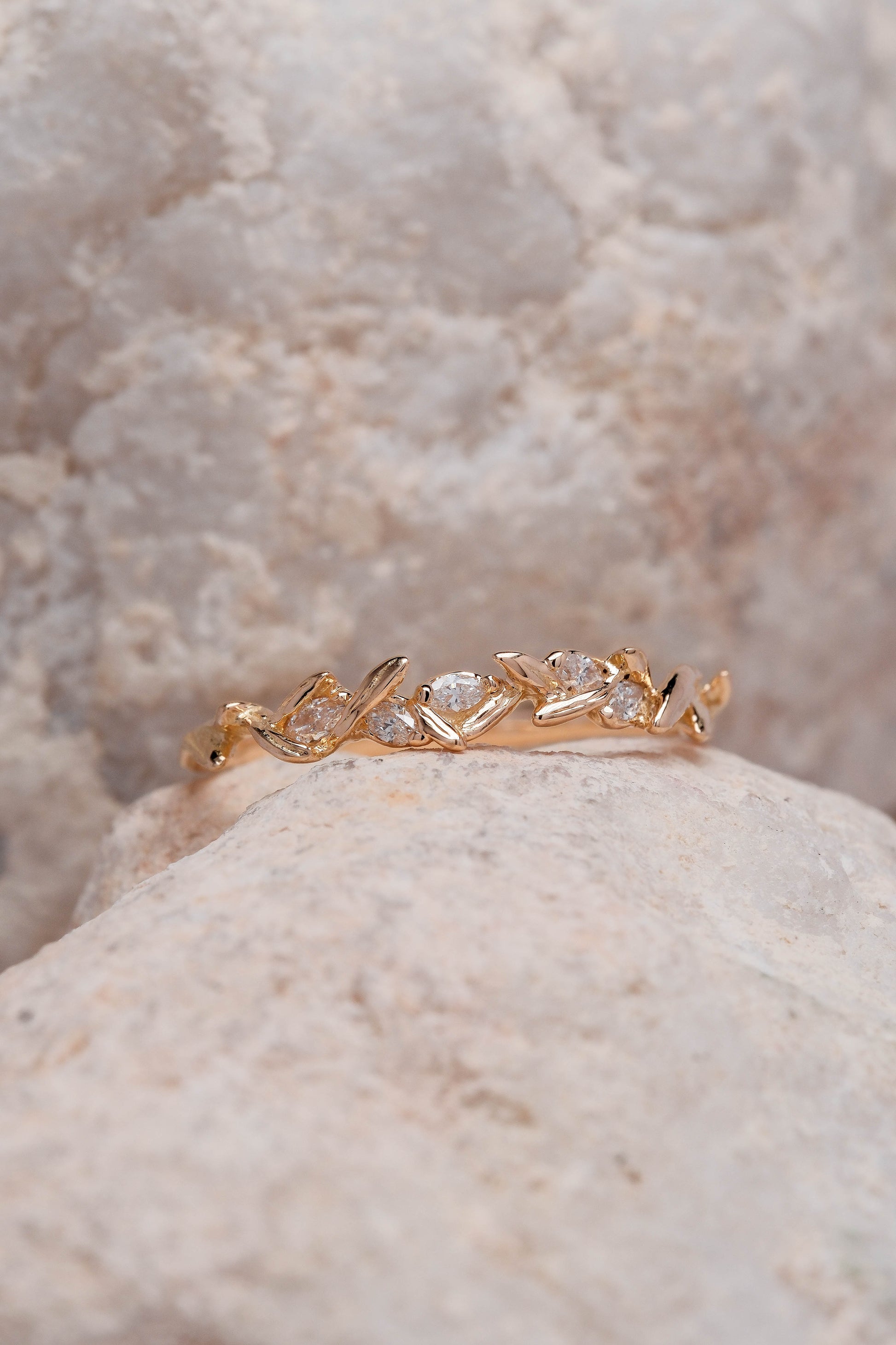 OLIVIA RING