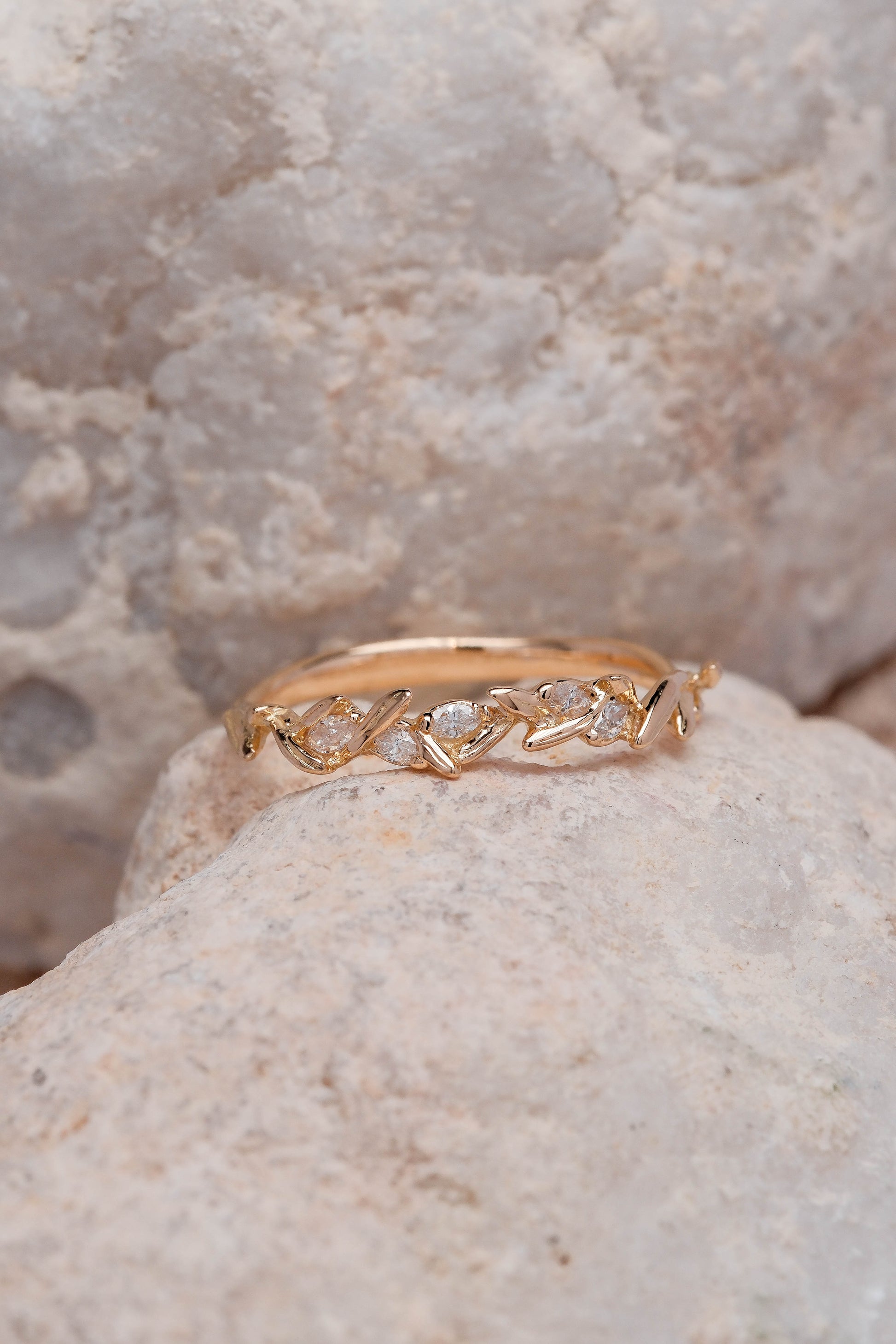 OLIVIA RING