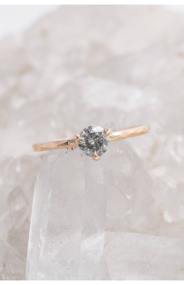 MILKY OVAL SOLITAIRE