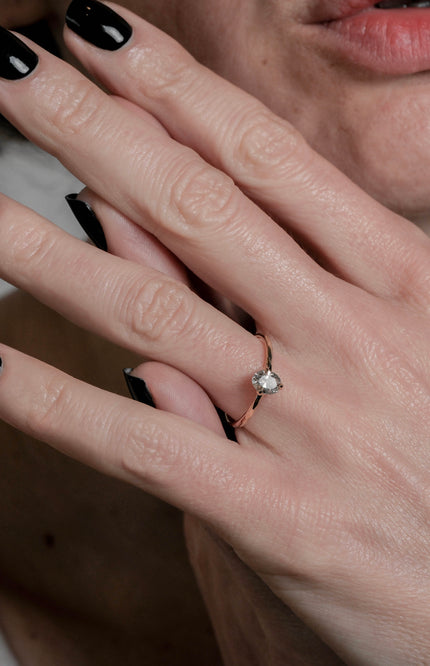 SOLITAIRE OVALE MILKY 0.46CT