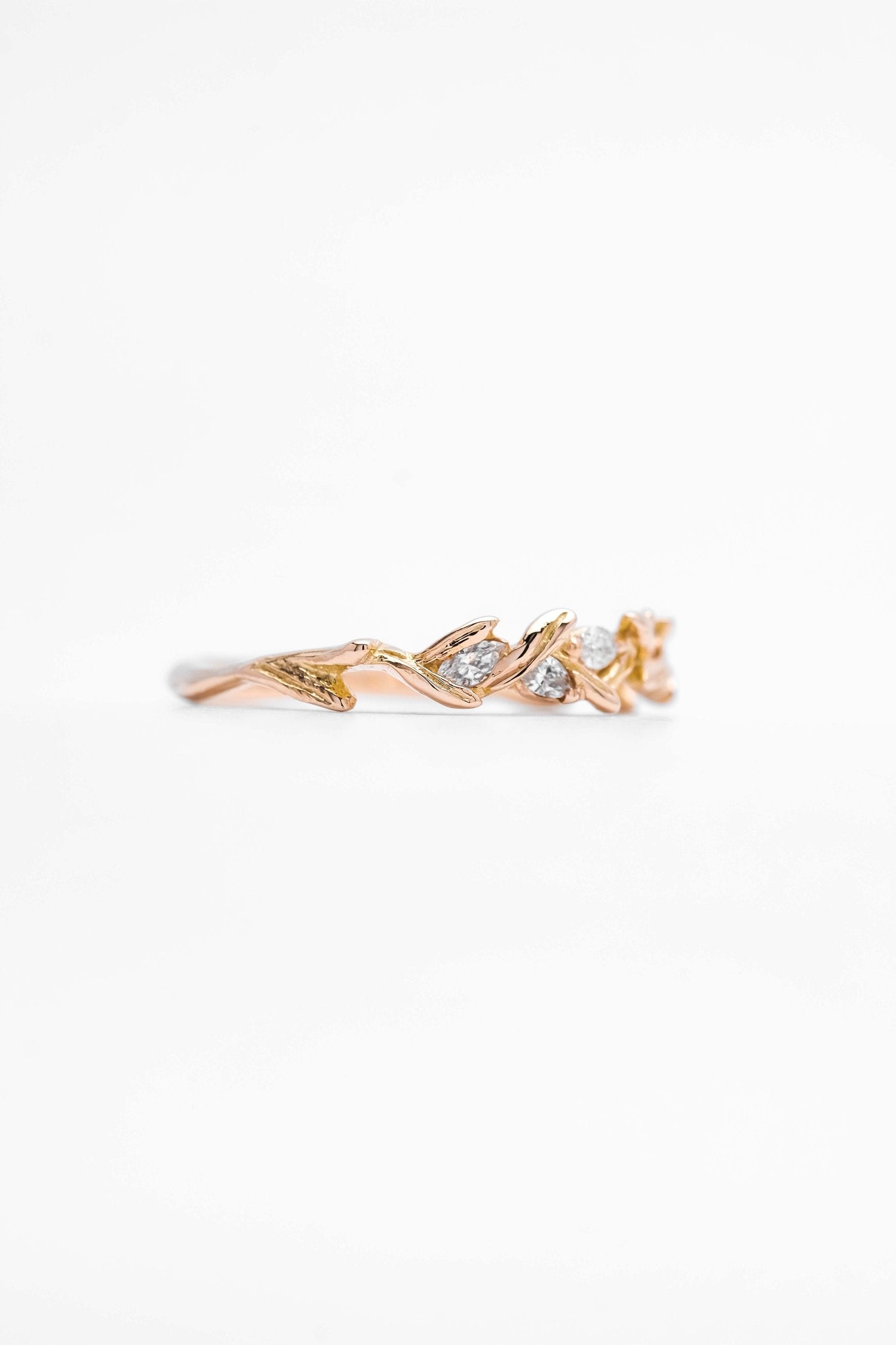 OLIVIA RING