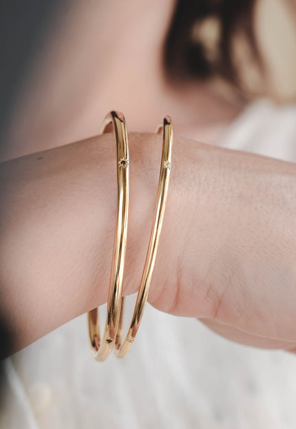 CASSIOPEA ROUND WIRE BANGLE