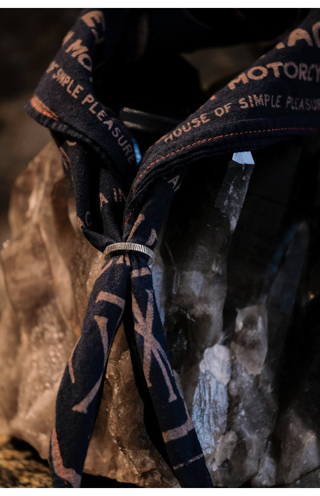 SCARF CLAMP