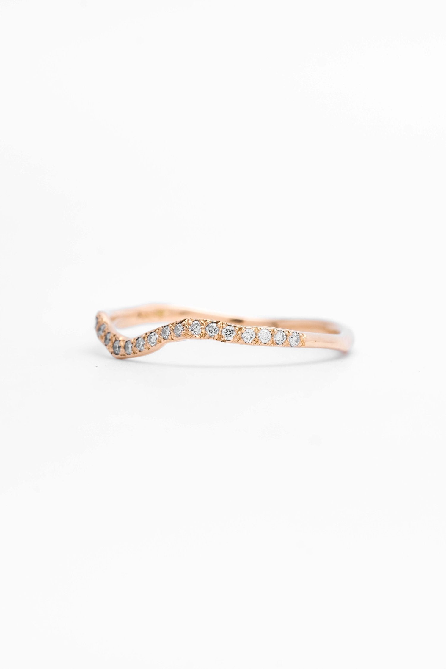 BAGUE LINE SEMI-PAVÉE