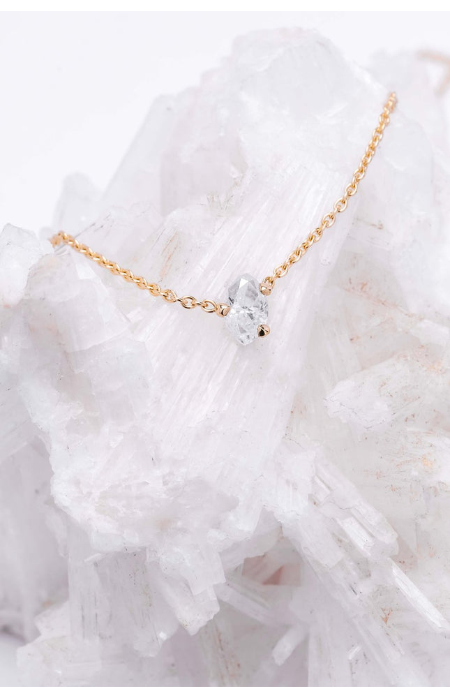 MILKY NECKLACE