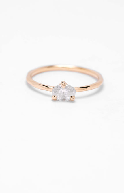 MILKY OVAL SOLITAIRE