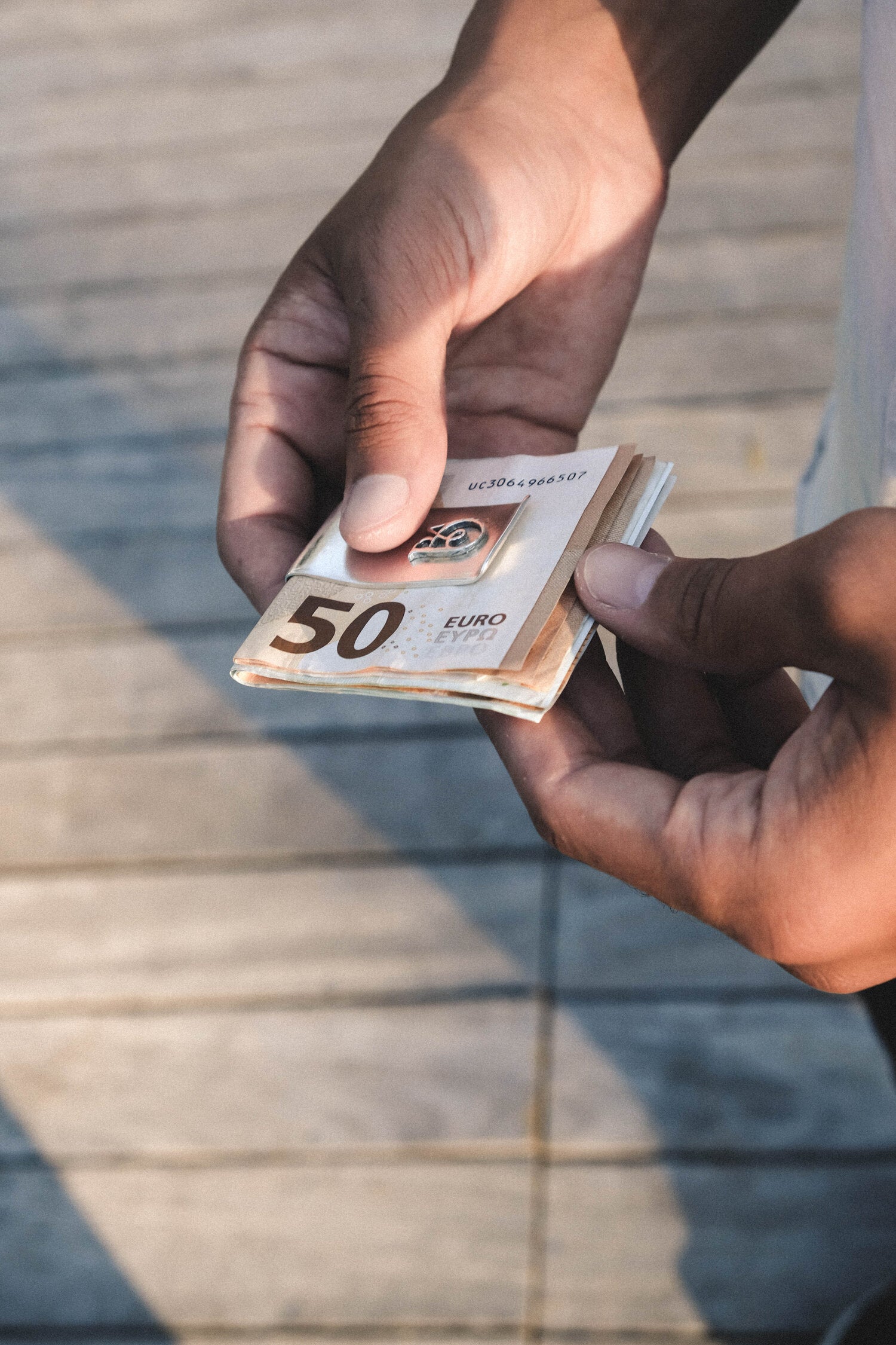 PINCE À BILLETS